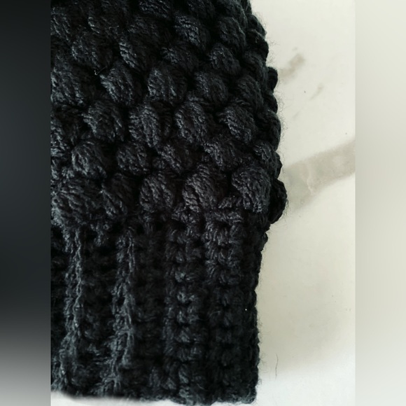 Messy Bun Beanie with Detachable Bow - Brand New - Picture 6 of 10